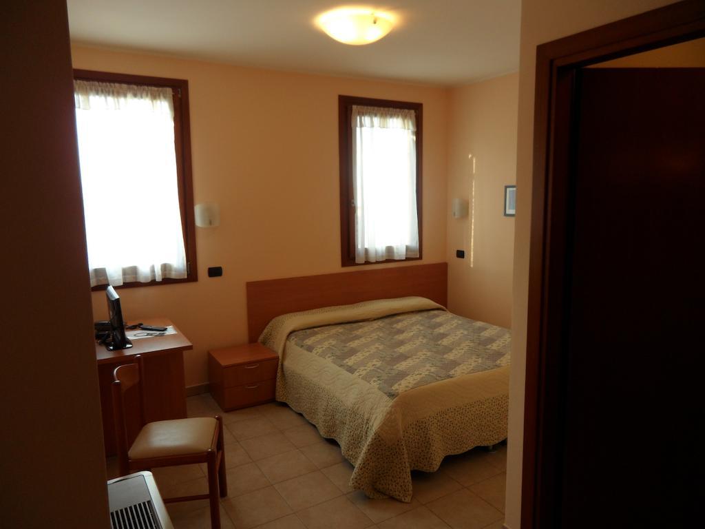 Locanda Gallo دولو الغرفة الصورة